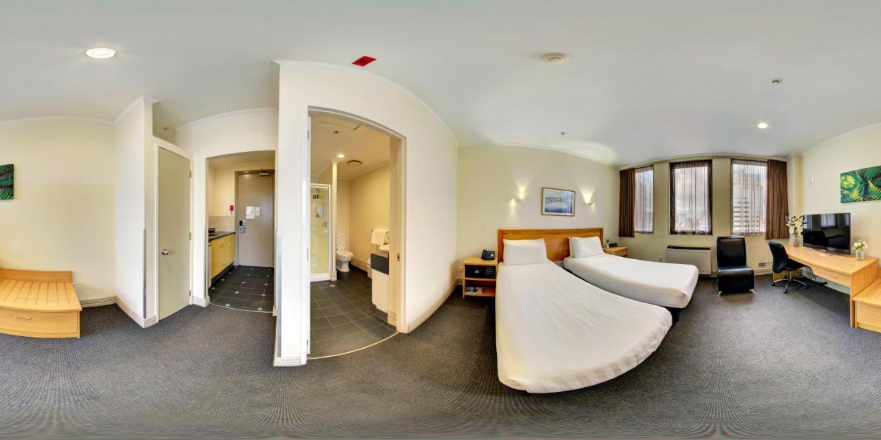 Hotel Edit